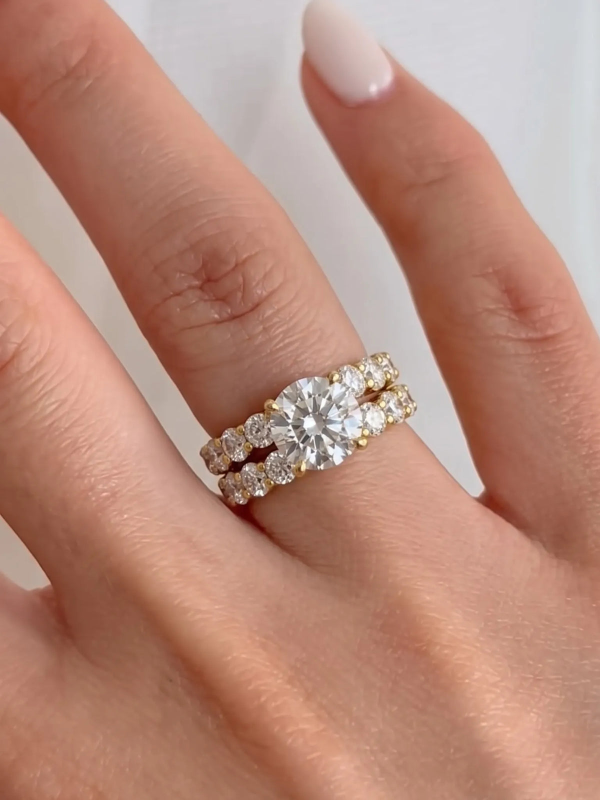 2.5 Carat Round Prong Set Lab Grown Diamond Bridal Ring Set