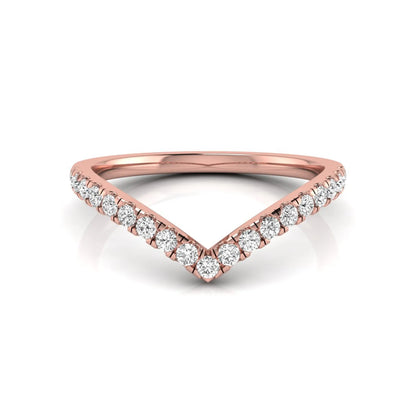 Round cut lab grown diamond chevron wedding band in rose gold tone